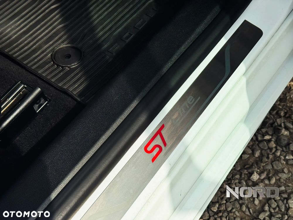 Ford Focus 1.5 EcoBlue Start-Stopp-System ST-LINE - 11