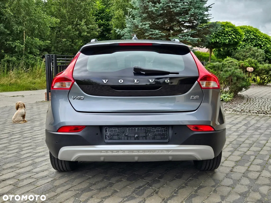 Volvo V40 Cross Country - 10