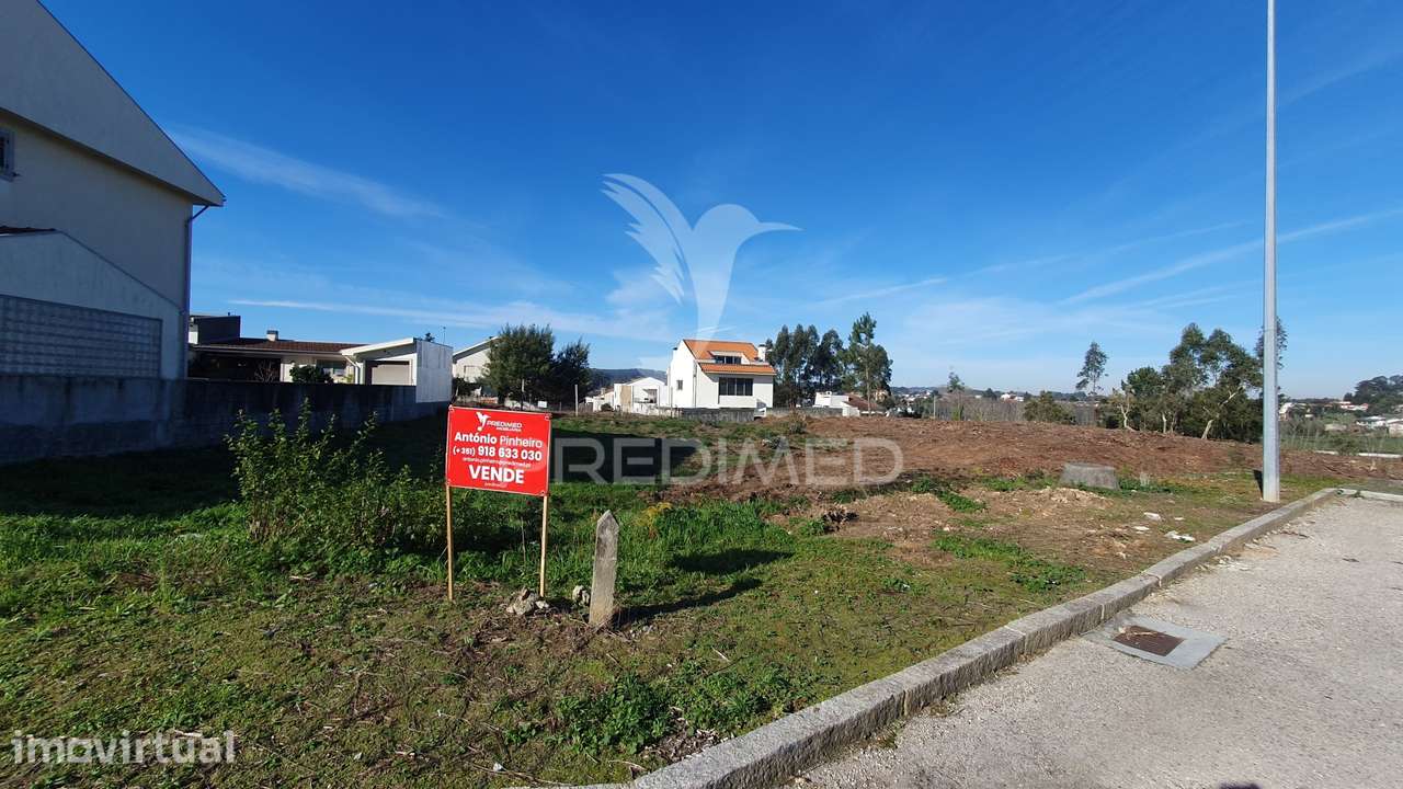 Lote de terreno com 425 m – pohled 2