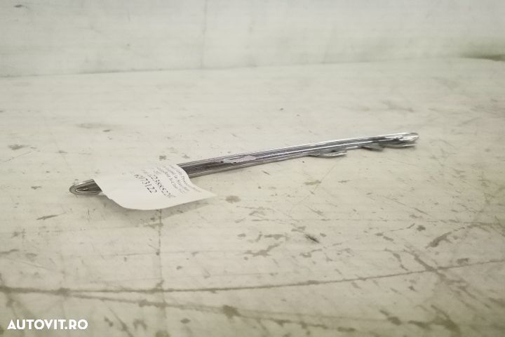 Ornament Grila Proiector Dreapta Crom Original In Stare Buna Mercedes- - 5