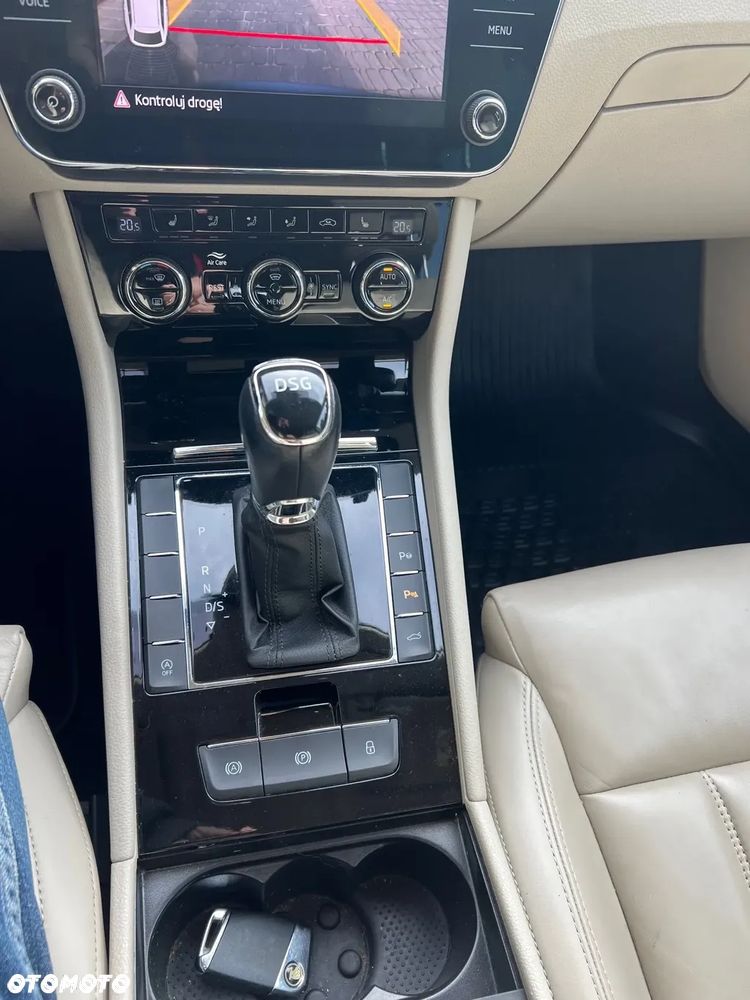 Skoda Superb 2.0 TDI DSG Premium Edition - 21