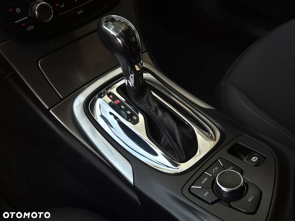 Opel Insignia - 33