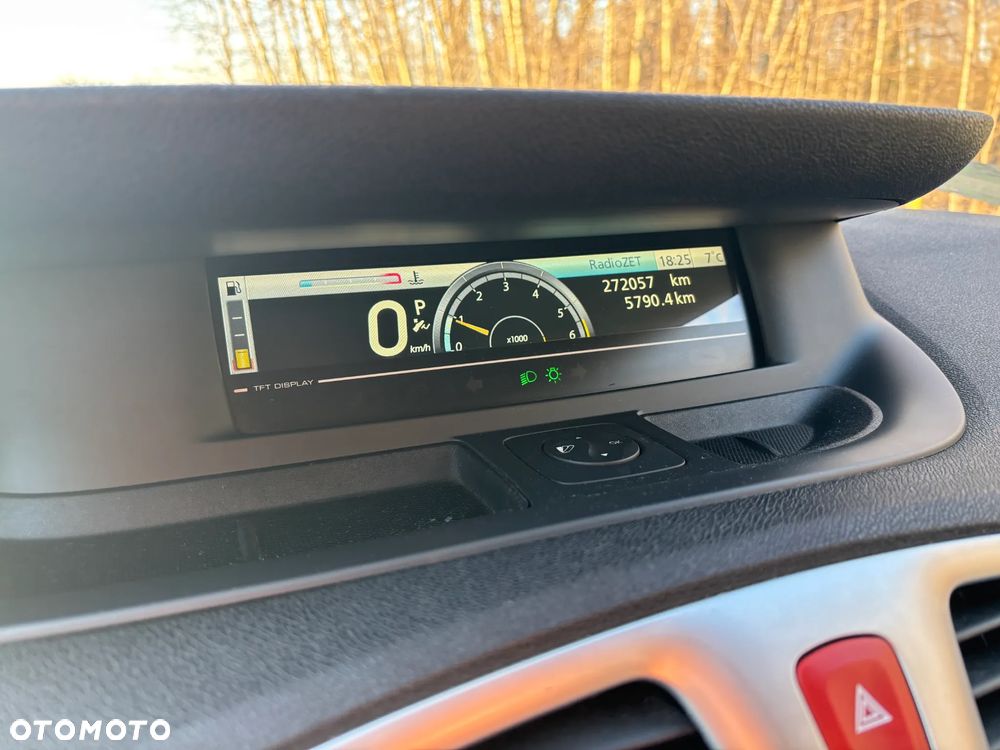 Renault Scenic 2.0 dCi Privilege - 11