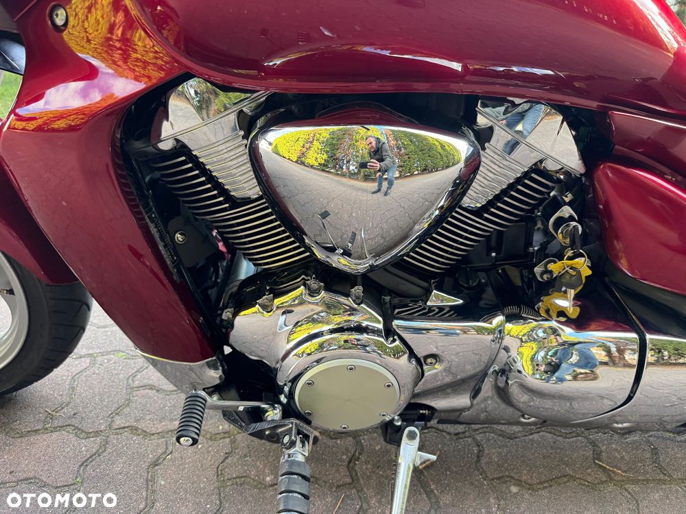 Suzuki Intruder - 17