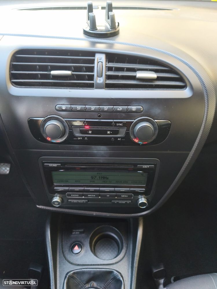 SEAT Leon 1.6 TDI DPF E-Ecomotive Reference Copa - 8