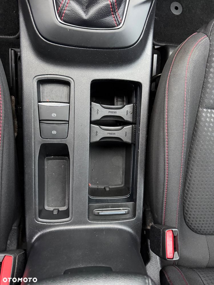 Ford Focus 1.0 EcoBoost mHEV Titanium Style - 32