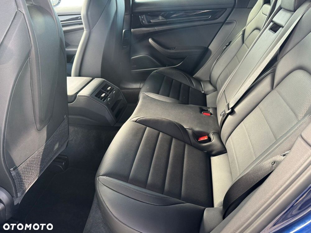 Porsche Panamera 4 E-Hybrid PHEV - 33