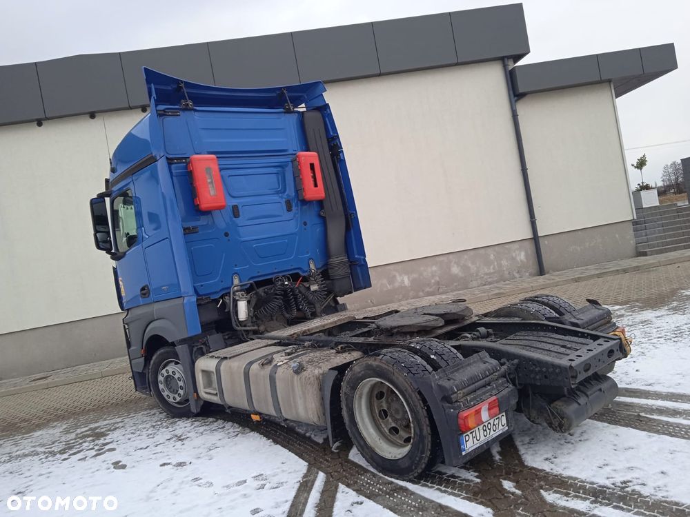 Mercedes-Benz Actros - 4