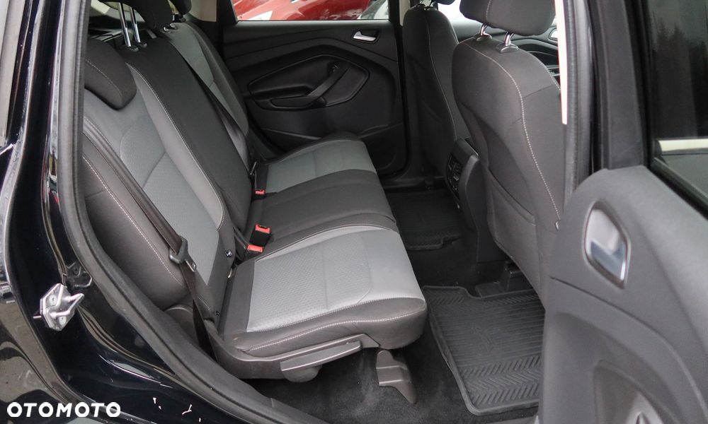 Ford Kuga 2.0 TDCi 2x4 Titanium - 12