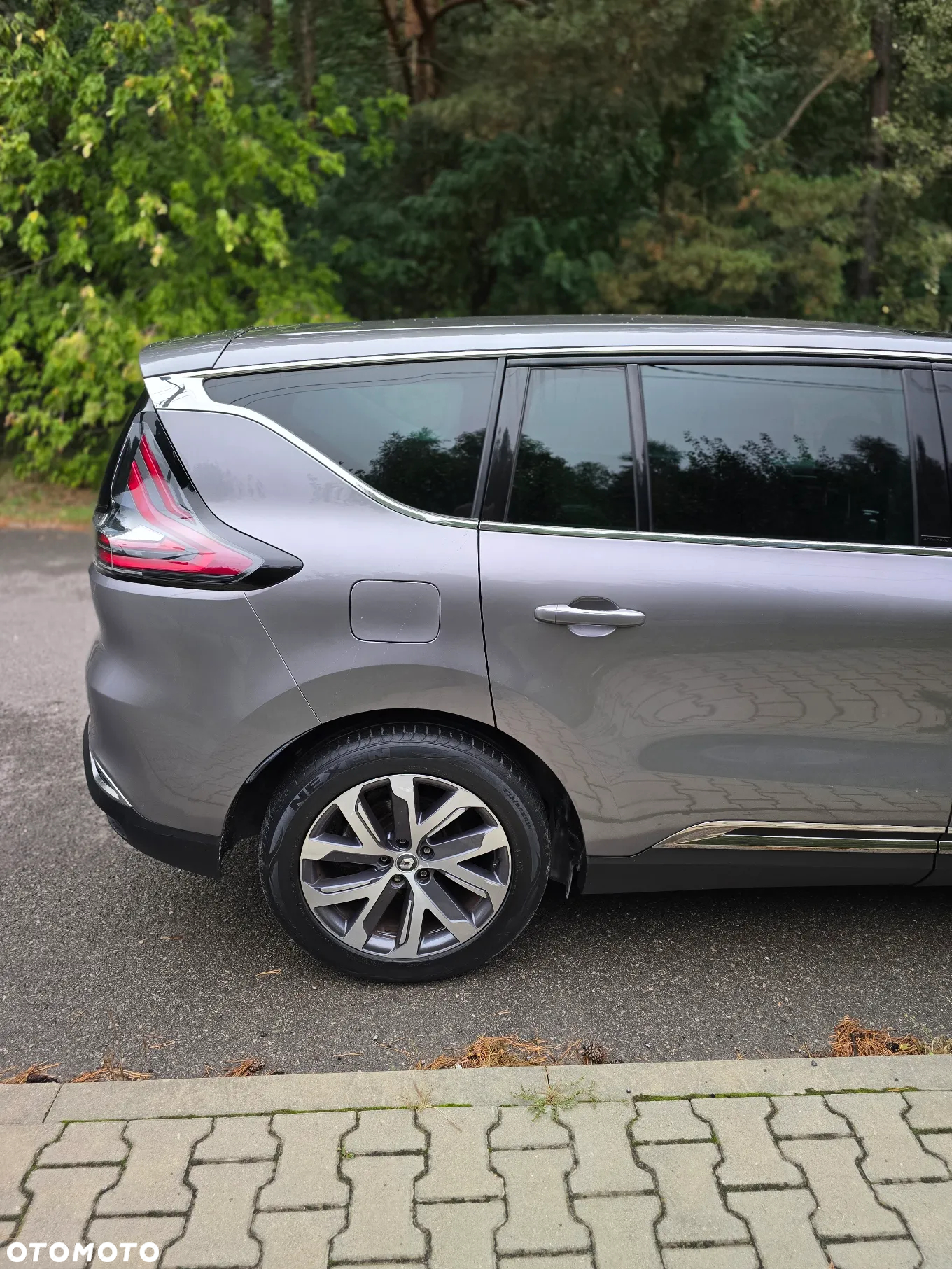 Renault Espace 1.6 dCi Energy Initiale Paris EDC 7os - 13