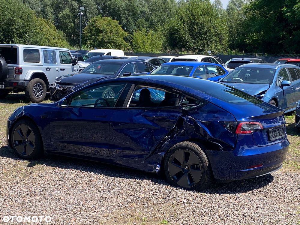 Tesla Model 3 - 11