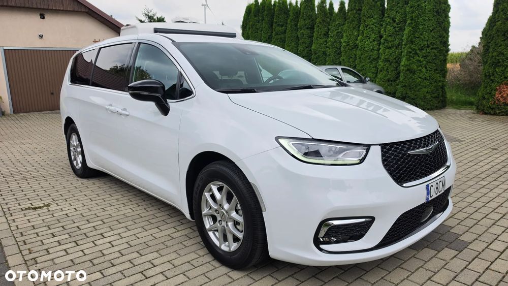Chrysler Pacifica - 2