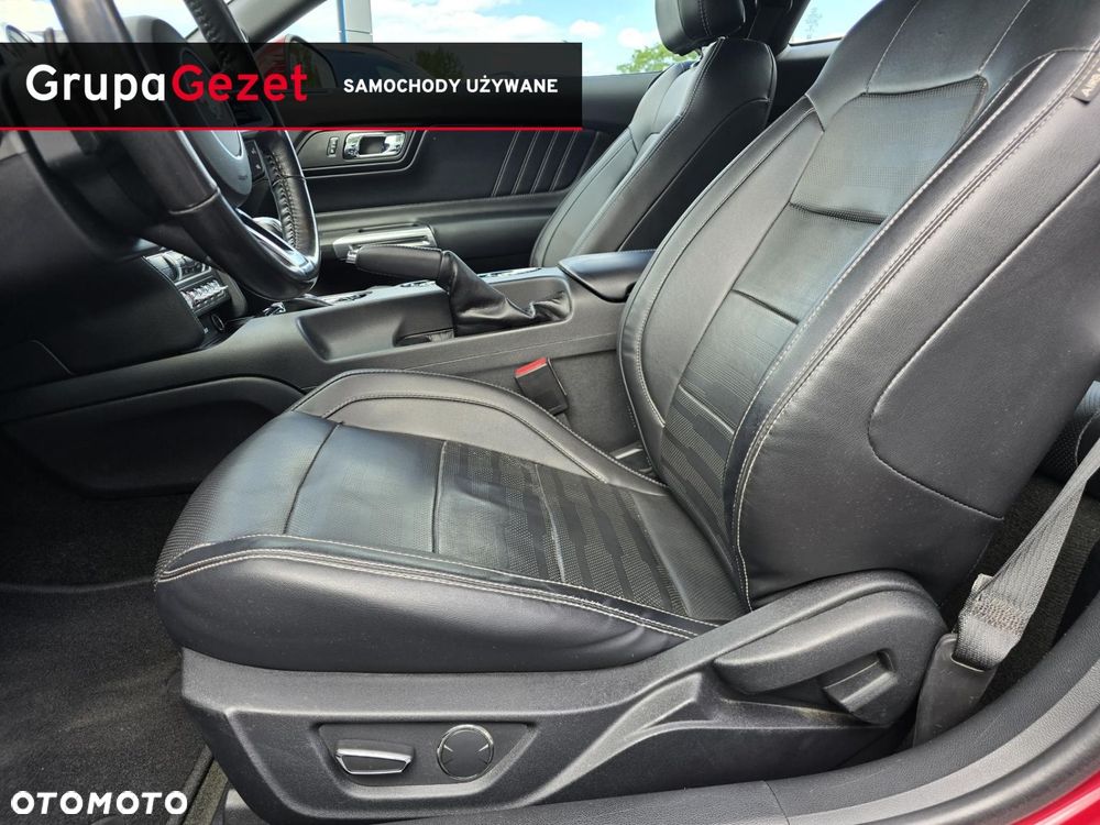 Ford Mustang - 30