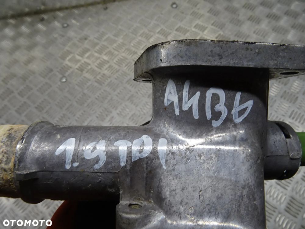 AUDI A4 B6 00-06 2.0B OBUDOWA TERMOSTATU 038121133A - 2
