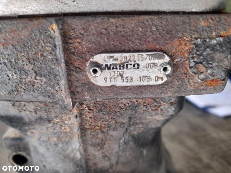 Kompresor powietrza, spręzarka Mercedes Benz Axor 9115531050 - 4