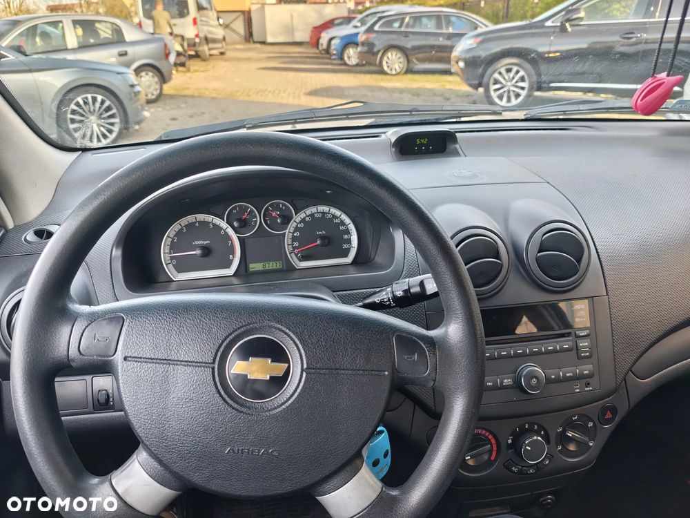 Chevrolet Aveo 1.2 16V Base / Classic - 9