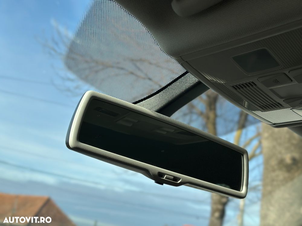 Volkswagen Golf - 31