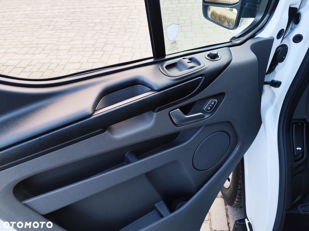 Ford Transit Custom - 32