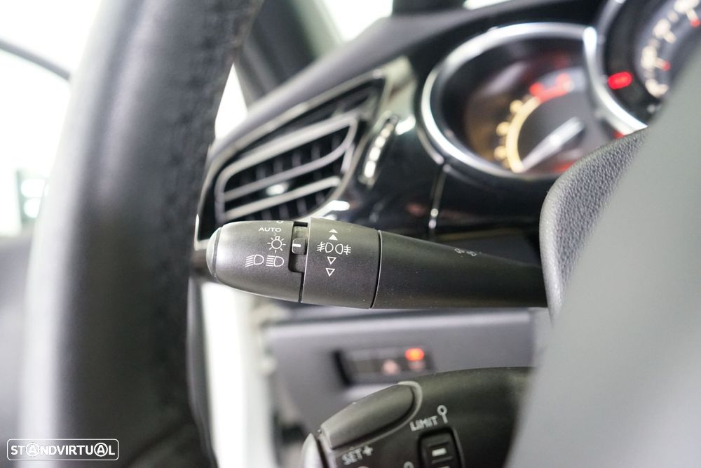 Citroën DS3 1.6 e-HDi So Chic - 18