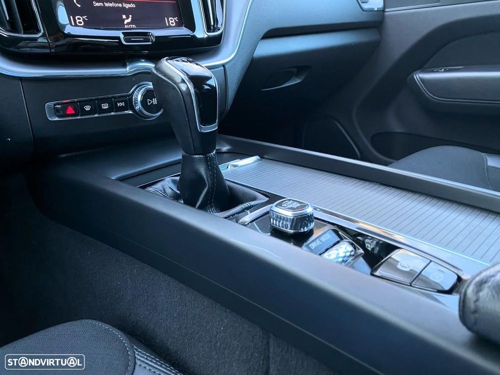 Volvo XC 60 2.0 D4 Momentum Plus - 22