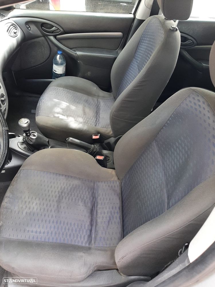 Ford Focus 1.8 TDdi F2000 - 6