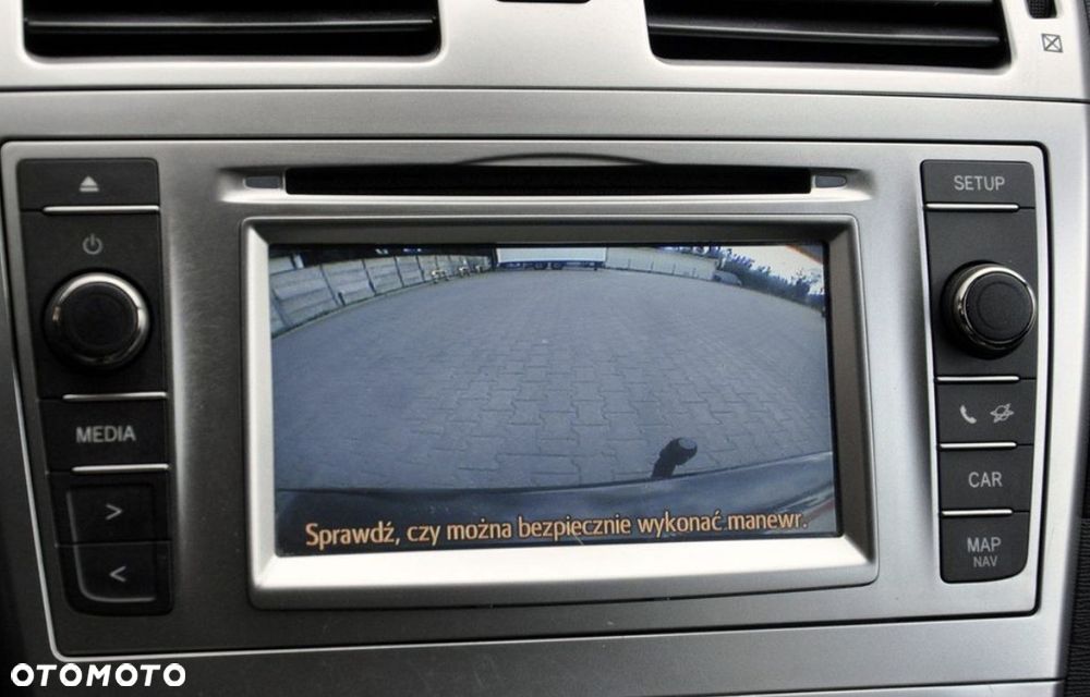 Toyota Avensis 1.8 Sol NAVI - 18