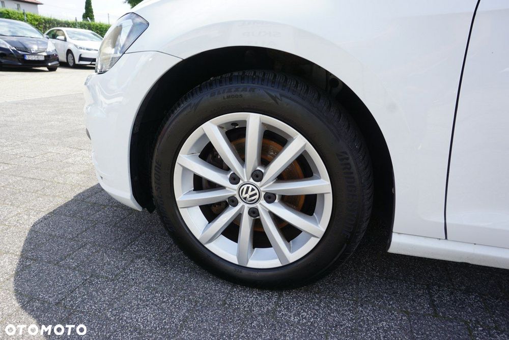 Volkswagen Golf - 25