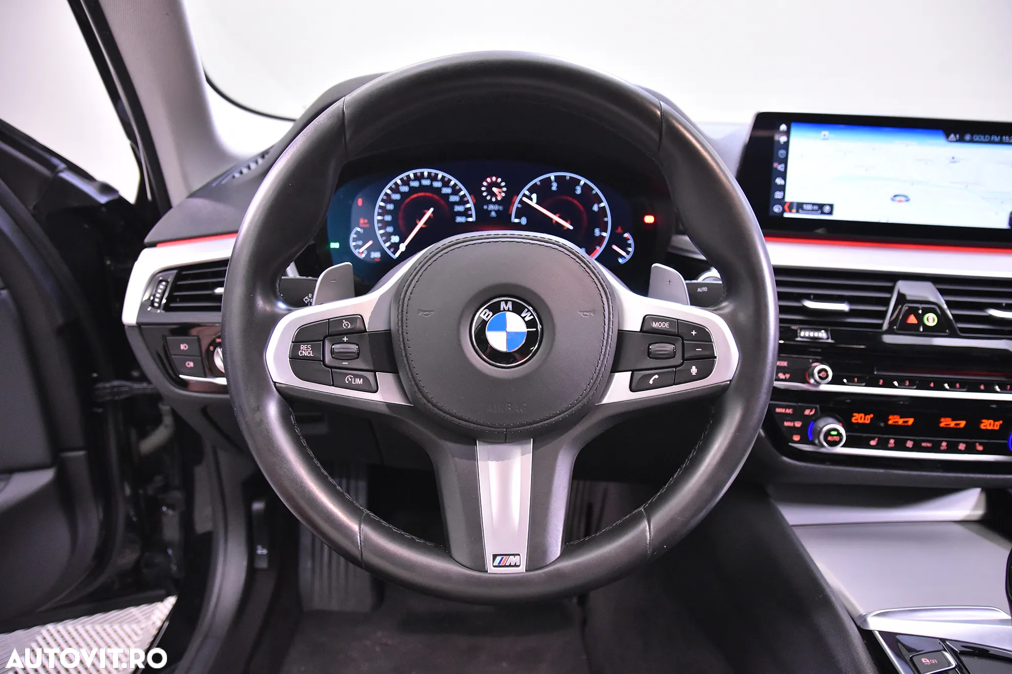 BMW Seria 5 520d AT - 17