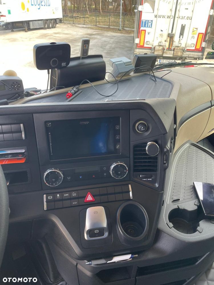 Mercedes-Benz Actros MP4 - 3