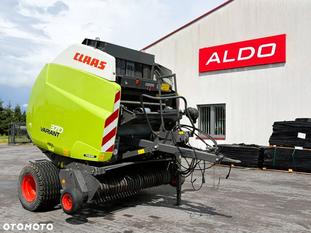 Claas Variant 370 - 1