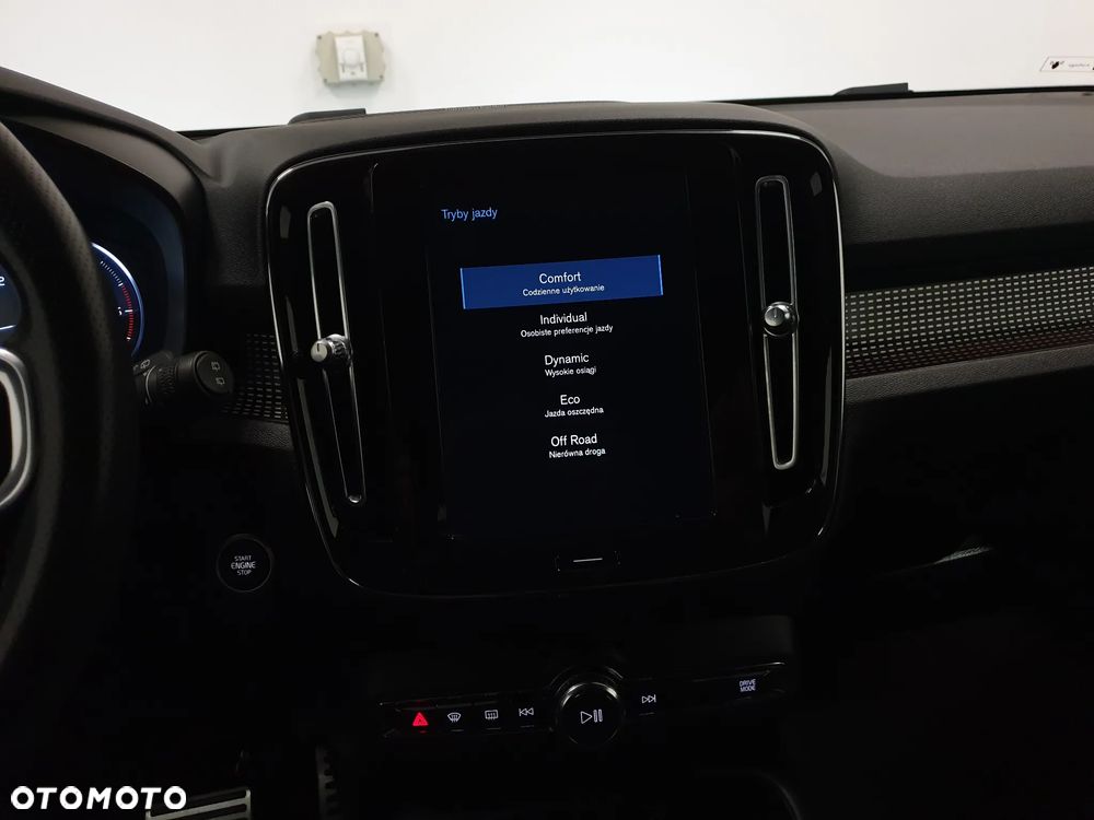 Volvo XC 40 D4 AWD R-Design - 23