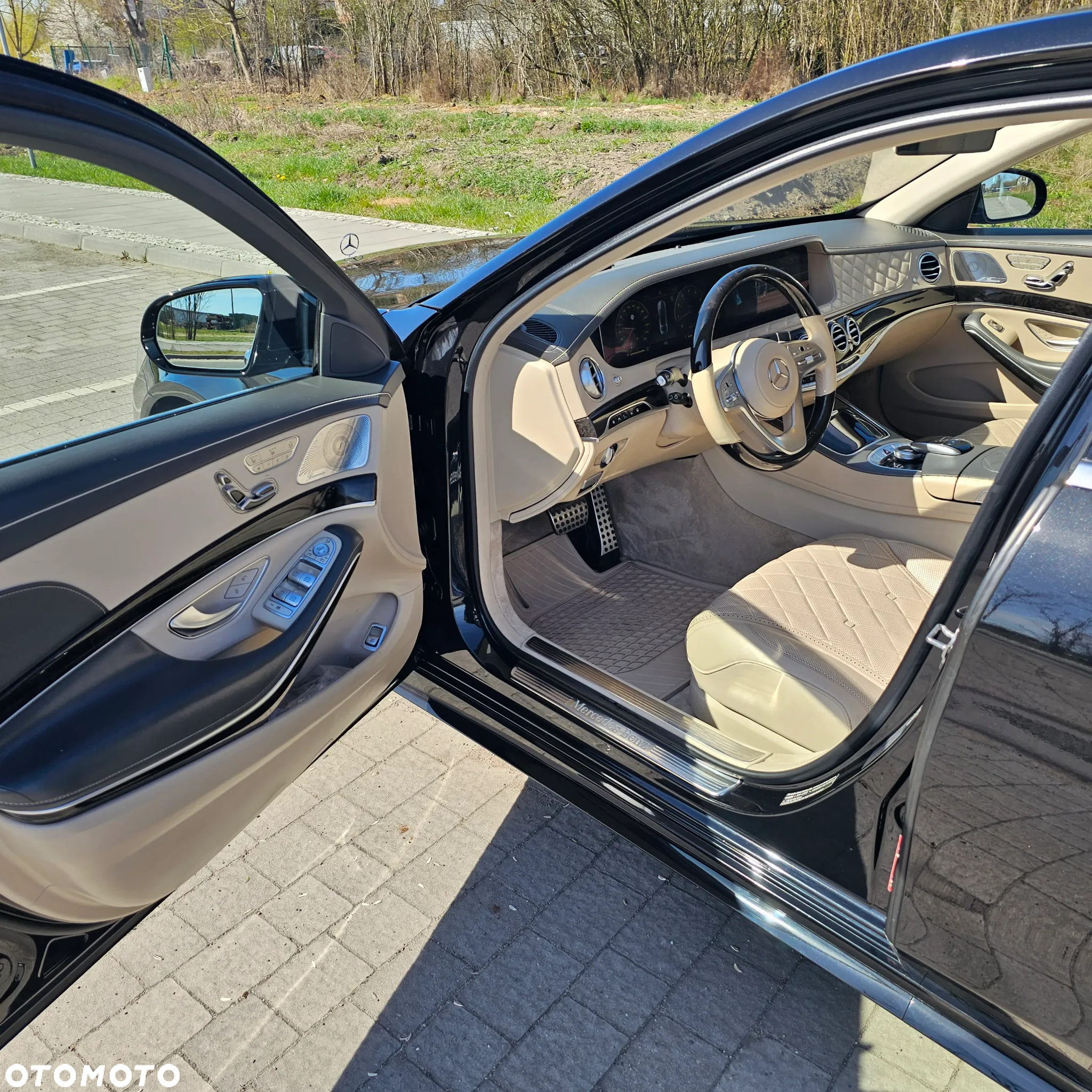 Mercedes-Benz Klasa S 560 4-Matic L 9G-TRONIC - 25