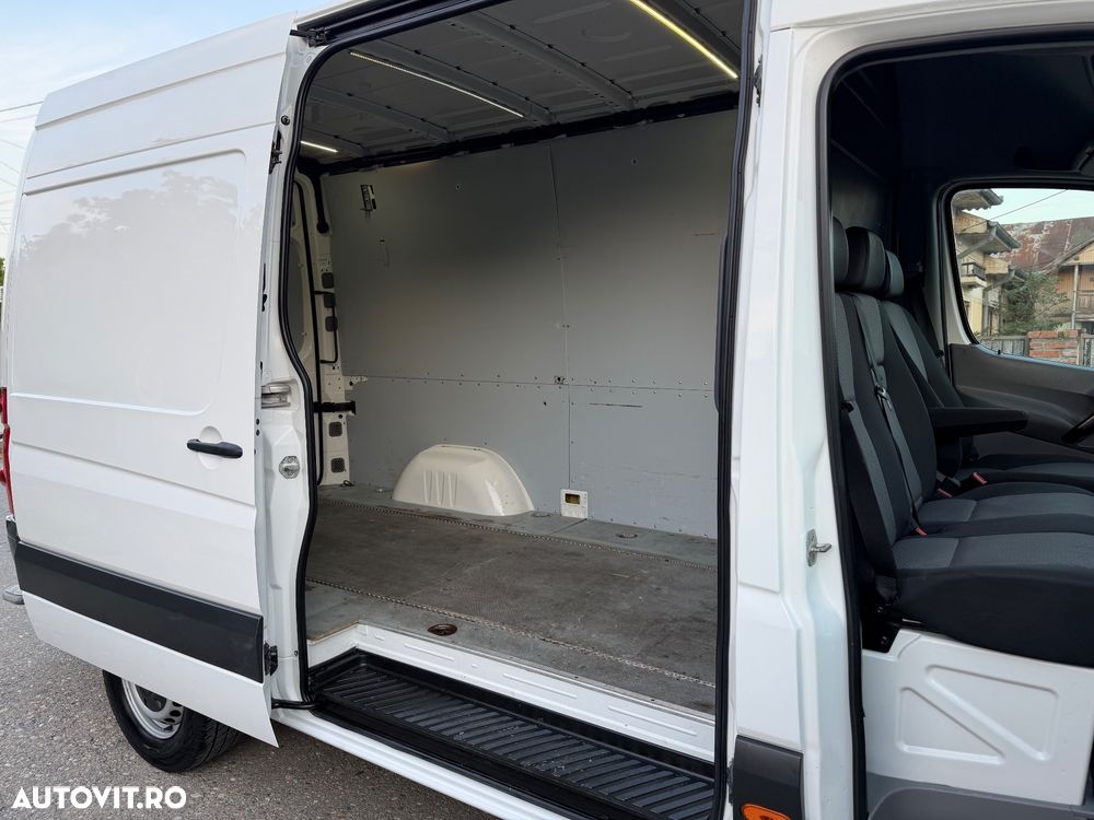 Volkswagen Crafter - 11