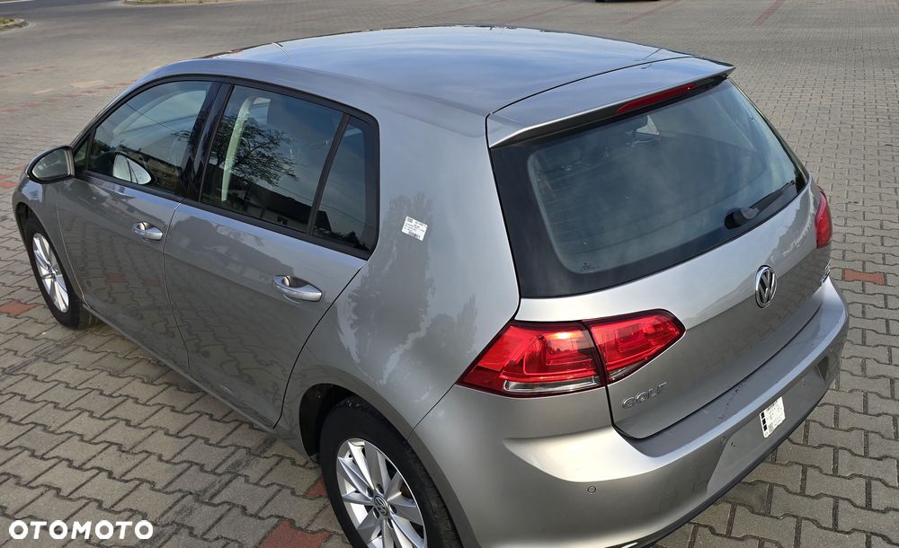 Volkswagen Golf 1.6 TDI BlueMotion Technology Comfortline - 12