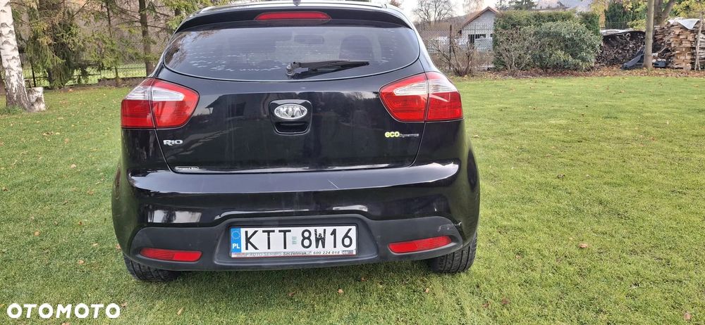 Kia Rio 1.4 L - 3