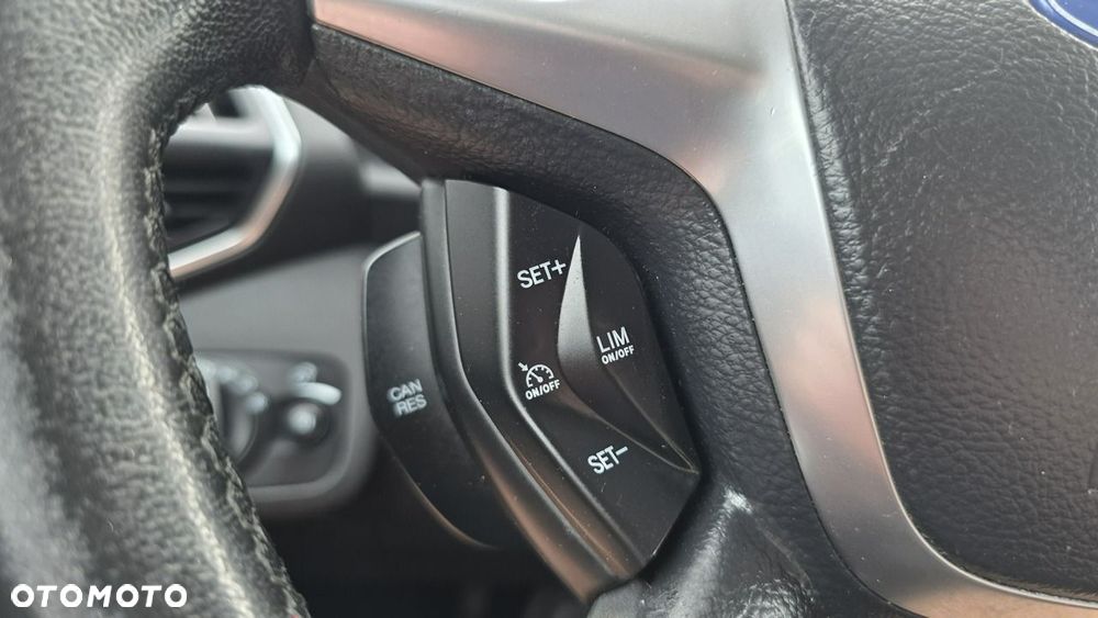 Ford Kuga - 27