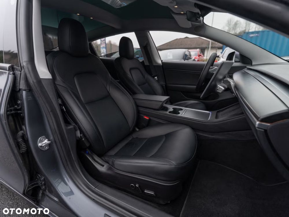 Tesla Model 3 - 13