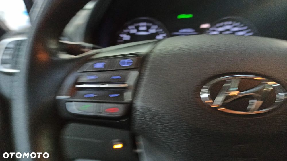 Hyundai i30 1.5 DPI Classic + - 12