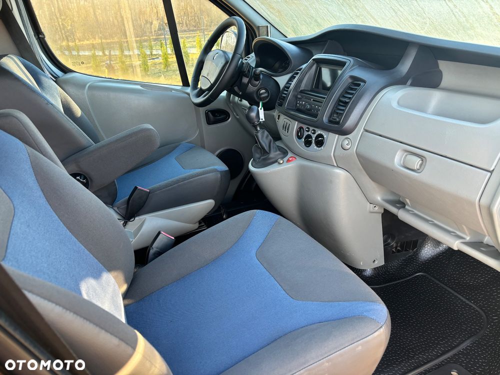 Renault Trafic - 16
