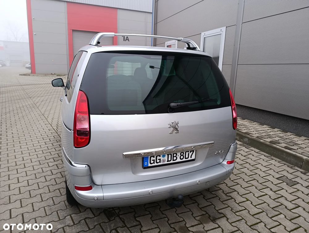 Peugeot 807 HDi 165 Family - 10