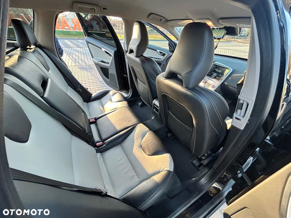 Volvo XC 60 D4 Drive-E Momentum - 11