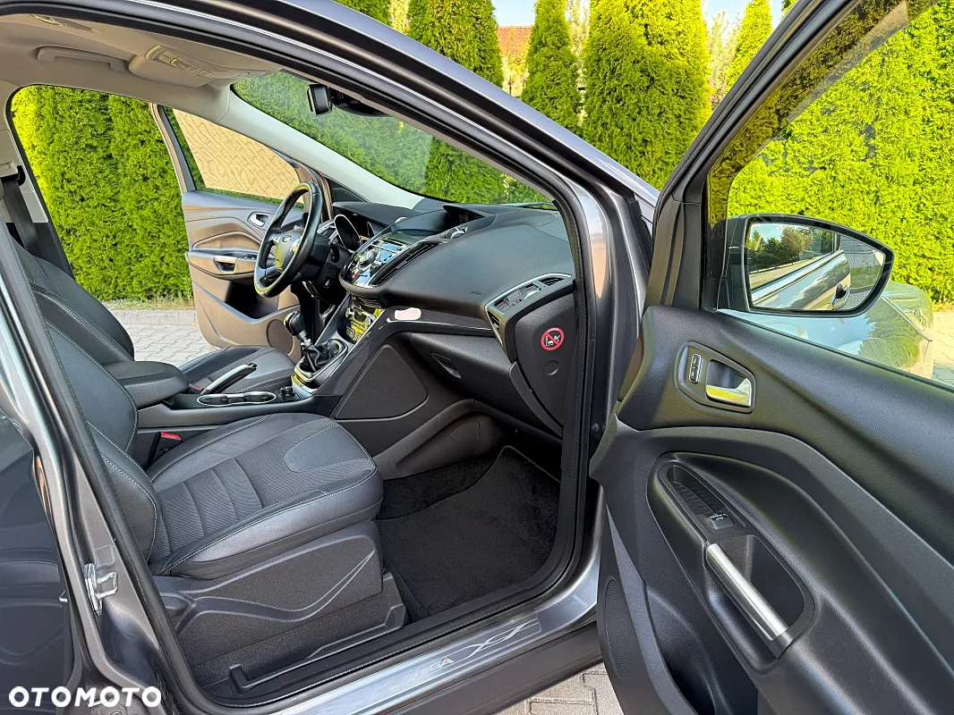 Ford Kuga 1.6 EcoBoost 2x4 Titanium - 18