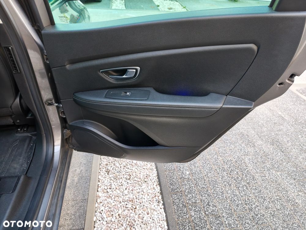 Renault Grand Scenic Gr 1.3 TCe FAP Intens - 24