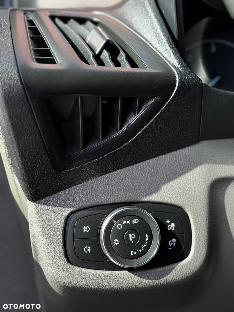 Ford Connect - 25