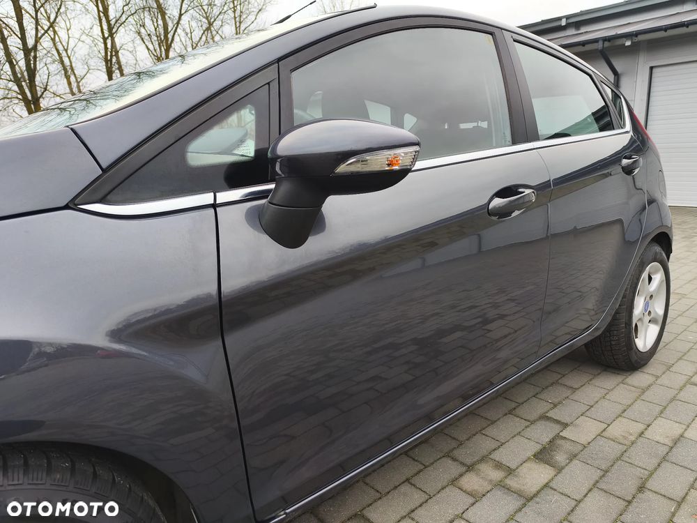 Ford Fiesta 1.25 Ghia - 10