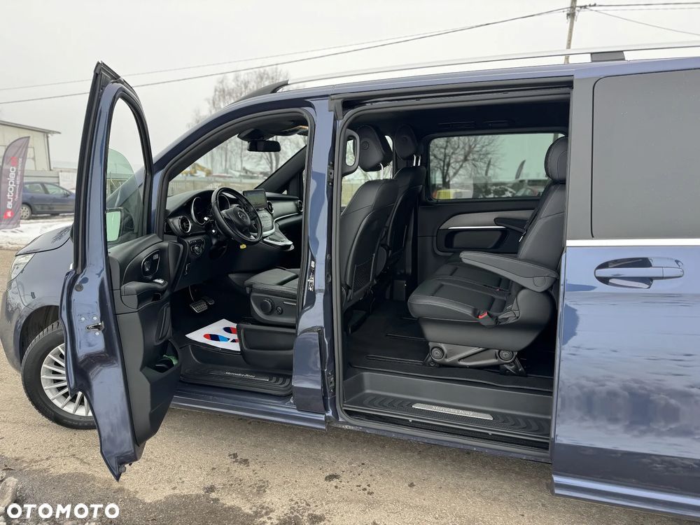 Mercedes-Benz Klasa V 300 d extralang 4Matic 9G-TRONIC Avantgarde Edition Edition 2023 - 28