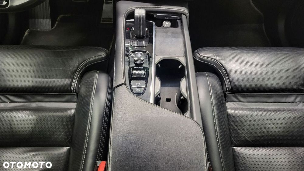 Volvo XC 90 B5 D AWD R-Design - 20