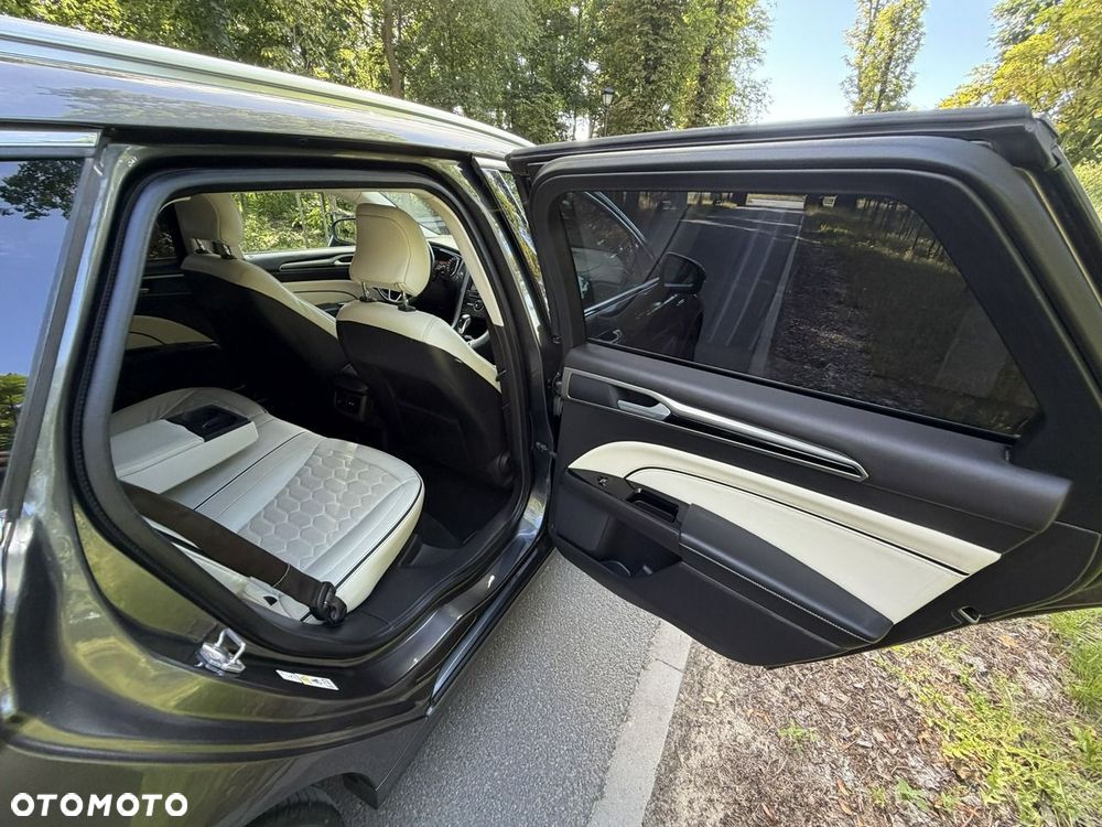 Ford Mondeo - 26