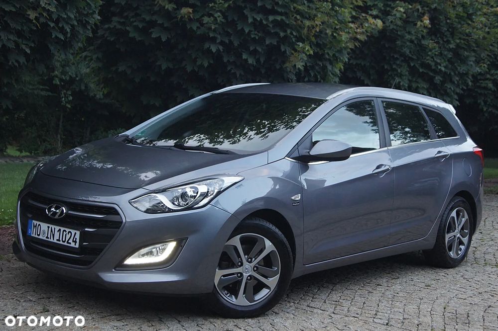 Hyundai i30 blue Kombi 1.4 YES Silver - 3