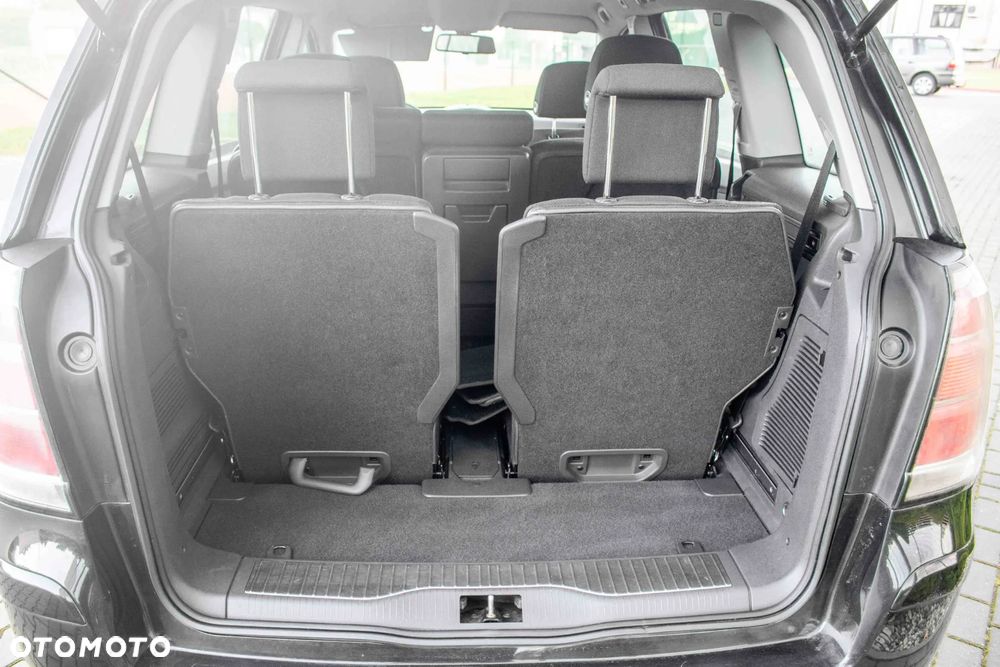 Opel Zafira 1.6 Sport - 25